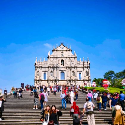 香港+澳门+浅水湾+珠海+佛山+天星小轮+大三巴牌坊+太平山顶+金紫荆广场+大炮台6日5晚跟团游