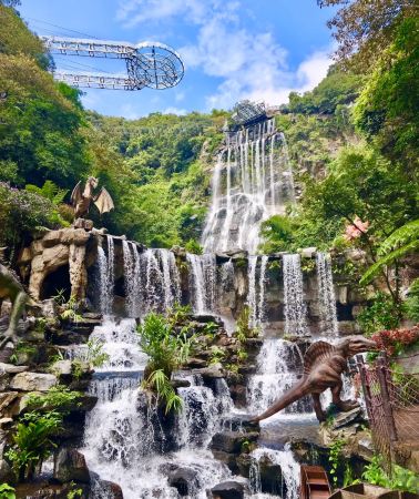 2D1N • Explore the 5A-rated Underground River, wander through the thousand-year-old Yao Village, and the Qingtian Glass Bridge at Huangchuan Three Gorges for an unforgettable day
