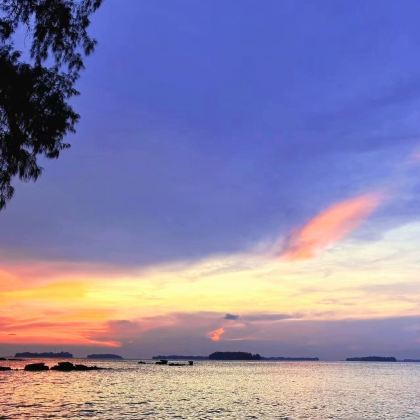 印度尼西亚巴厘岛+布罗莫火山+伊真火山+赛武千层瀑布+泗水6日5晚私家团