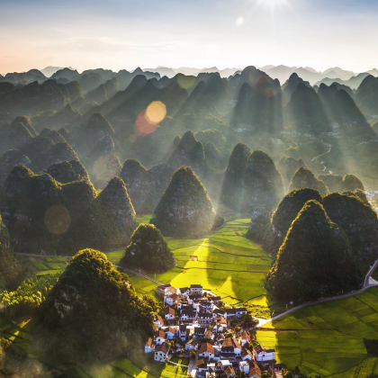 贵阳+织金洞+乌蒙大草原+万峰林景区+马岭河峡谷景区+黄果树景区6日5晚私家团