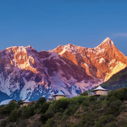 西藏拉萨+林芝+日喀则+布达拉宫+珠峰大本营+雅鲁藏布大峡谷+羊卓雍错+纳木措景区10日9晚跟团游