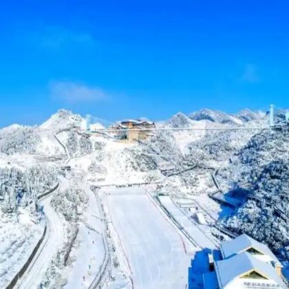 贵州六盘水+猴耳天坑·极限酷玩公园+平塘天空之桥3日2晚私家团