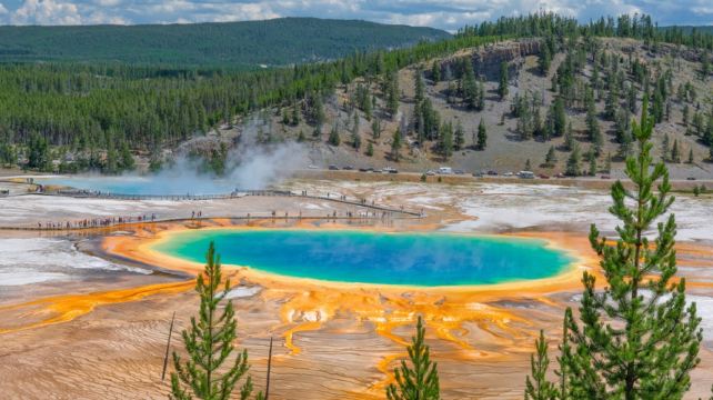 <10天>【13人小团|零距离自然美景探索|黄石+西峡双木屋】·停留16大黄石景点+2晚黄石内木屋&1晚西峡谷木屋+司导管家式服务+含国家公园门票+野味大餐等3顿特色餐+洛杉矶自由行(木屋团)