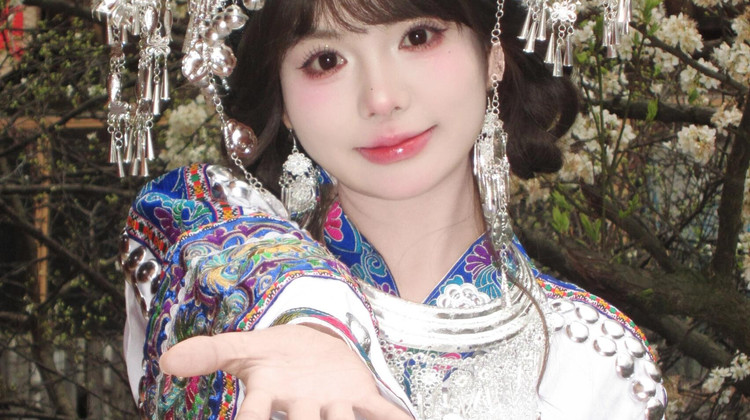 张家界+天门山+芙蓉镇+凤凰古城4日3晚拼小团·暑期特惠咨询减 200丨赠价值614元礼包&百龙天梯+天门山大索道&天门山+森林公园&VIP入园通道&168元凤凰三景“夜游泛舟+赠“土家族布达拉宫”夜游门票&50元高餐标