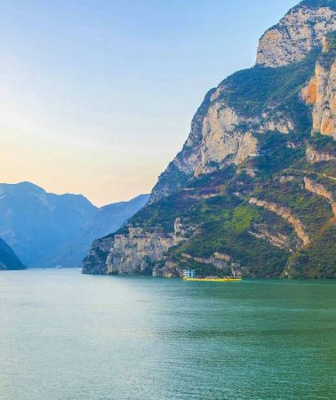 5D4N • Yichang + Yangtze River Three Gorges + Chongqing + The Three Gorges Dam Tourism Area