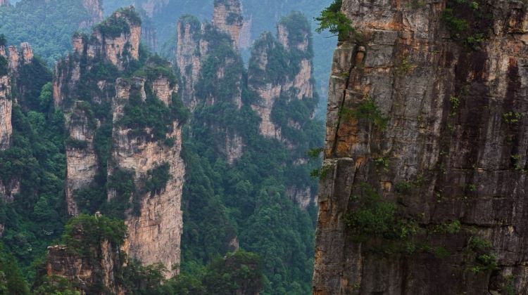 4-Day Zhangjiajie National Forest Park + Tianmen Mountain National Forest Park + Fenghuang Ancient Town