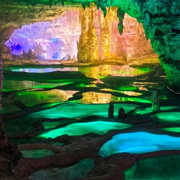 遵义十二背后·地下河谷景区2日1晚自由行