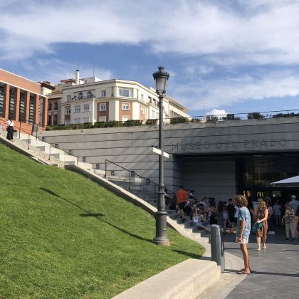 马德里圣地亚哥·伯纳乌体育场+巴塞罗那哥特区4日3晚拼小团