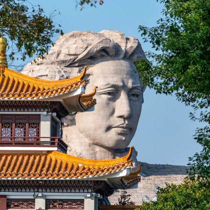 长沙+张家界+天门山玻璃栈道+凤凰古城6日5晚私家团