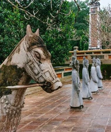 5D4N • 5 days Center Vietnam Package Tour with Danang Hue and Hoian