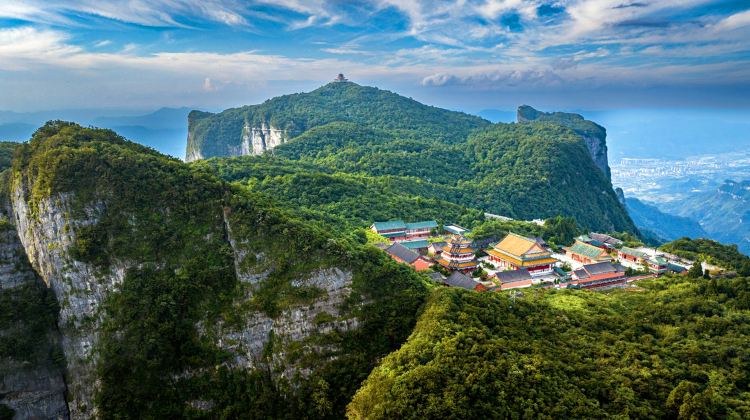 6-Day Changsha + Orange Island + Tianmen Mountain National Forest Park + Zhangjiajie National Forest Park + Fenghuang Ancient Town + Zhangjiajie Grand Canyon