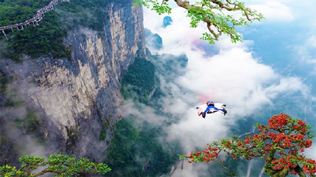 2-Day Breathtaking Zhangjiajie Adventure Private Tour·Tianmenshan National Forest Park, Tianzi Mountain and Ten Mile Gallery