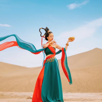 新疆库尔勒+罗布人村寨+博斯腾湖+塔里木河与塔克拉玛干游览区2日1晚拼小团