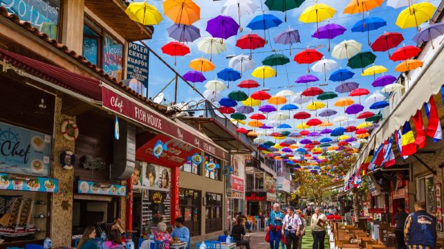 <7天>【9人团 土耳其海滨假日】含三段内飞+五钻酒店·D400网红公路+伊斯坦布尔+卡帕多奇亚+安塔利亚+卡帕2晚+费特希耶跳岛游+地中海+2顿特色餐+赠博斯普鲁斯海峡游船