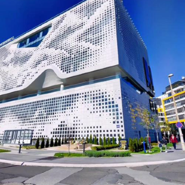 塞尔维亚+木头村+泽蒙9日8晚私家团