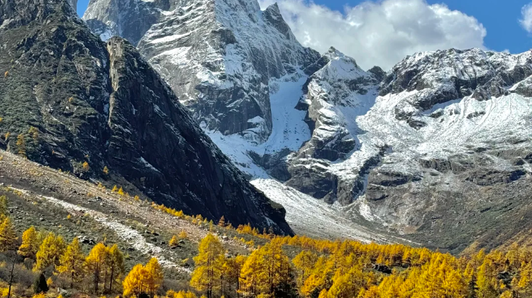 3D2N · Private Tours · Immersive top 3 Western Sichuan highlights - Mt. Siguniang, Bipenggou, Dagu Glacier - one-stop for snow peaks, glaciers, alpine lakes, grasslands & rhododendrons.