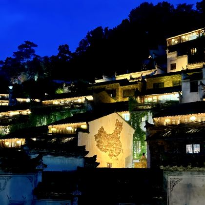 千岛湖景区+西递+宏村景区+婺源篁岭景区4日3晚跟团游