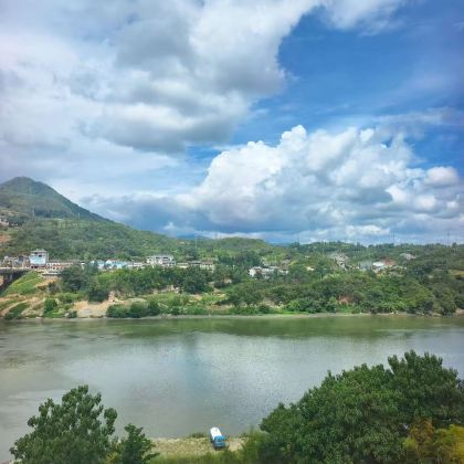 西安+石泉+紫阳4日3晚私家团