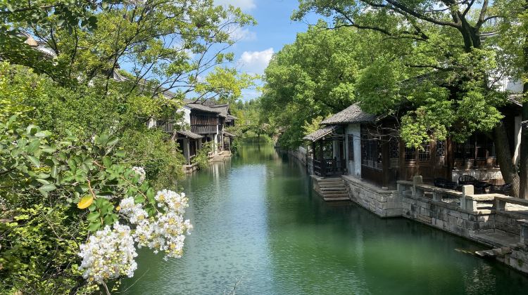 3D2N · Group Tours · Explore the Ancient Lanes & Stay in Selected Five-star Hotels: Shanghai + Zhujiajiao Ancient town