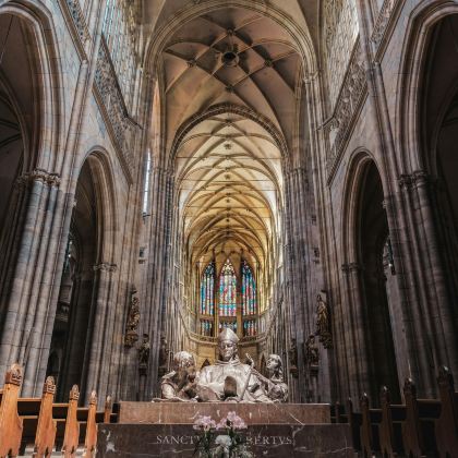 捷克布拉格+布达佩斯+维也纳+布拉格城堡12日11晚自由行