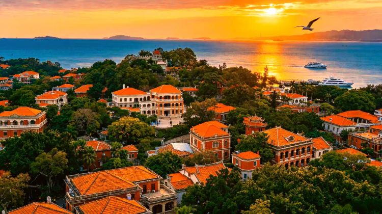 2-Day Private Getaway to Xiamen: Wander Gulangyu Island and Discover Centuries-old Hakka Tulou in Yunshuiyao