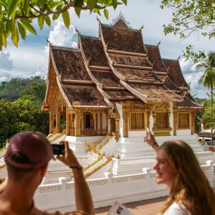 昆明+腾冲+瑞丽+芒市+西双版纳10日9晚拼小团