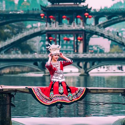 长沙+张家界+芙蓉镇+凤凰5日4晚私家团