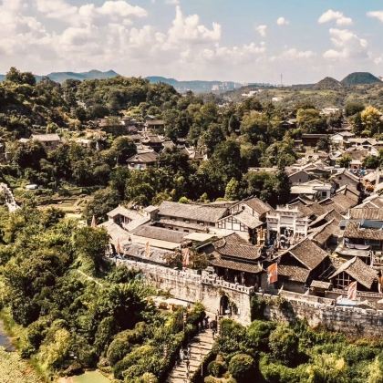 贵阳+黄果树景区+荔波+西江千户苗寨5日4晚跟团游