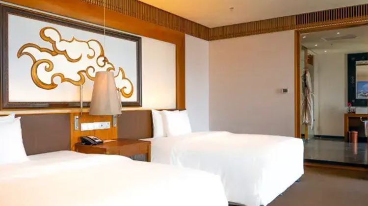9D8N · Group Tours · Lhasa + Shigatse + Mt Qomolangma Base Camp + Namtso
