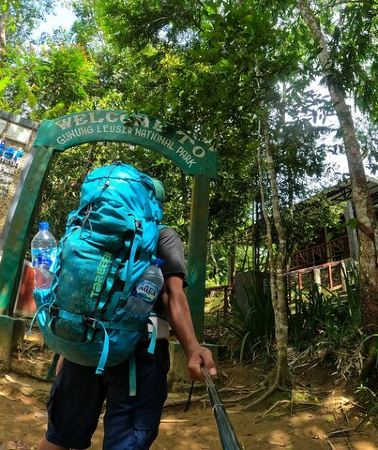 2D1N • Seebukitlawang 2 DAYS 1 NIGHT ORANG UTAN Trekking & Rafting