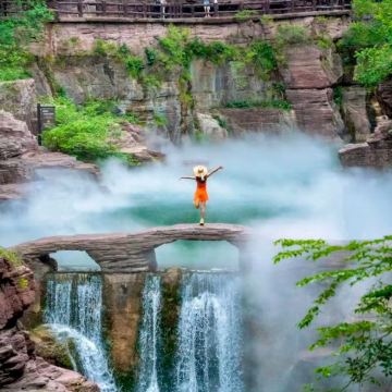 云台山风景名胜区+龙门石窟+少林寺+清明上河园+白马寺遗址+宜阳灵山风景区-塔林+河南博物院+洛阳+开封+焦作+郑州+开封府5日4晚私家团