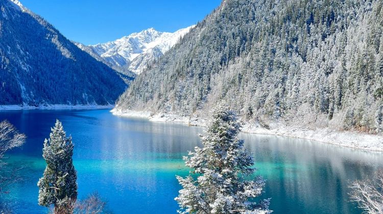 2D1N · Private Tours · Jiuzhaigou & Huanglong full tour - Complimentary hotel dinner & exclusive scenic photo service - Overnight at premium 5-Diamond hotel , Free SIM card & travel adapter on inquiry
