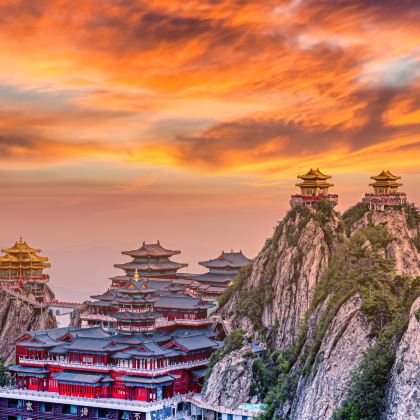 河南郑州+开封+洛阳+老君山景区5日4晚私家团