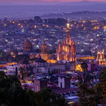 墨西哥墨西哥城历史中心+日月金字塔4日3晚私家团