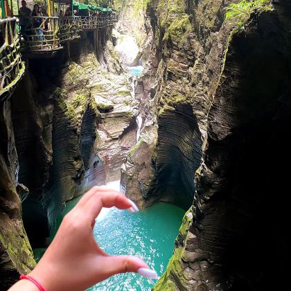 武汉+恩施市+鹤峰屏山旅游景区6日5晚跟团游
