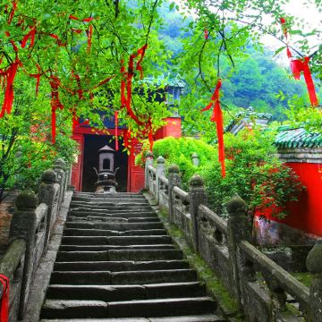 湖北神农架+襄阳+武当山风景区7日6晚自由行