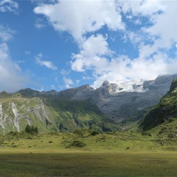 布达佩斯+维也纳+慕尼黑+苏黎世+法兰克福4日3晚跟团游