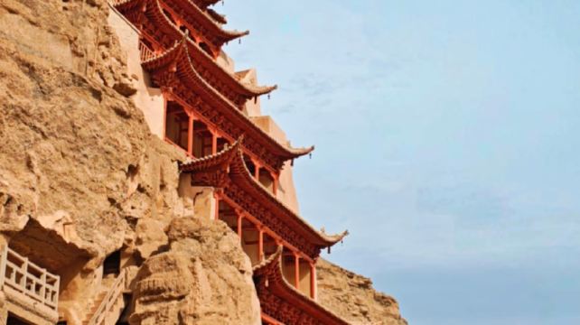 青海湖景区+茶卡盐湖+察尔汗盐湖+莫高窟+张掖6日5晚跟团游·错峰游+生命树同款机位+赠莫高窟A票+行前免费退+赠航拍+首道门票全含+青甘大环线