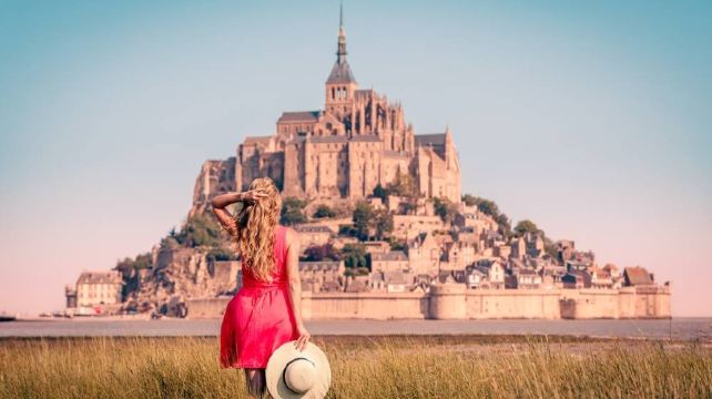 <10天>【意大利南法+诺曼底全景】·巴黎集散+度假胜地卢塞恩+时尚之都米兰+水城威尼斯+永恒之城罗马假日+翡冷翠佛罗伦萨+浪漫之都巴黎+鬼斧神工象鼻山+世界遗产圣米歇尔山+卢瓦河谷香波堡+枫丹白露宫