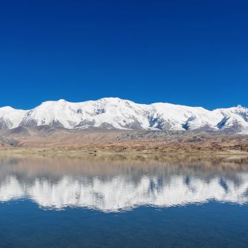 中国新疆18日6晚跟团游