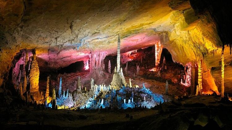 4-Day National Park Tour from Zhangjiajie · Tianzi Mountain, Yellow Dragon Cave and Tianmen Mountain | BaiLong Lift VIP Ticket