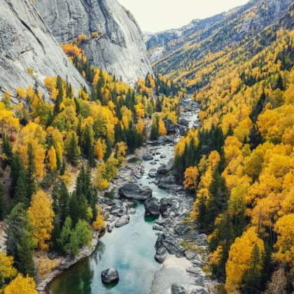 新疆北疆+伊犁+喀纳斯+那拉提+禾木风景区+赛里木湖+乌鲁木齐8日7晚私家团