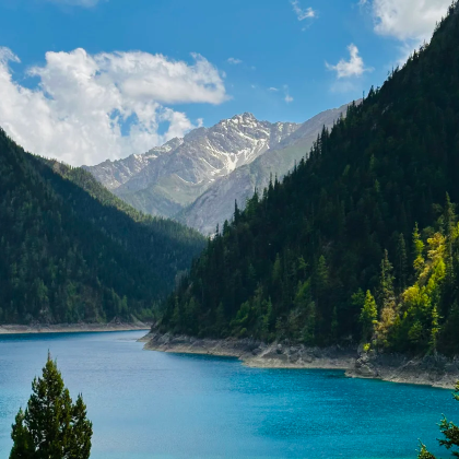 成都+九寨沟+黄龙风景名胜区+都江堰+三星堆博物馆6日5晚私家团