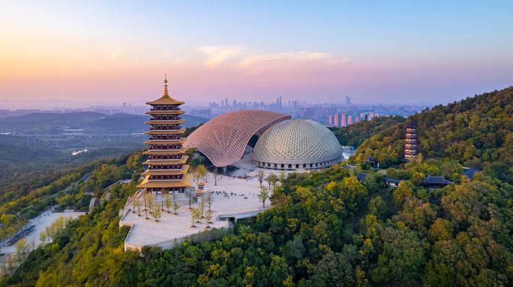 南京2日1晚跟团游·赠耳麦+赠小交通+赠美龄宫+导游精讲+民国风特色餐+家庭深度游+赠表演+赠游船