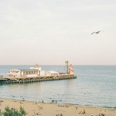 <3天>【私奔到英国尽头】英国浪漫海滨风光·古城巴斯+史前遗迹巨石阵+海中石拱门杜德尔门+伯恩茅斯新月形金色沙滩+圣艾夫斯艺术小镇(1人成团)