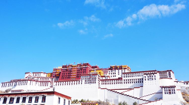 10D9N · Group Tours · TibetLhasa + Shigatse + Potala Palace + Jokhang Temple + Yamdrok Yumtso+ Tashilhunpo Monastery + Mt Qomolangma Base Camp+ Namtso North Elephant Gate