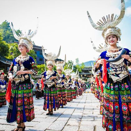 贵州黄果树+西江千户苗寨+荔波小七孔景区4日3晚私家团