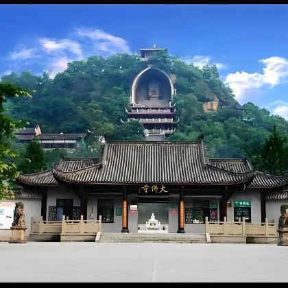 自贡+荣县大佛+盐业历史博物馆+荣县镇南塔4日3晚私家团