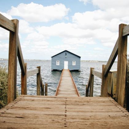 澳大利亚珀斯+兰斯林白沙丘+赫特泻湖+南邦国家公园+朱里恩湾+罗特尼斯岛+曼哲拉游船+巴瑟尔顿栈桥+运河岩6日5晚私家团