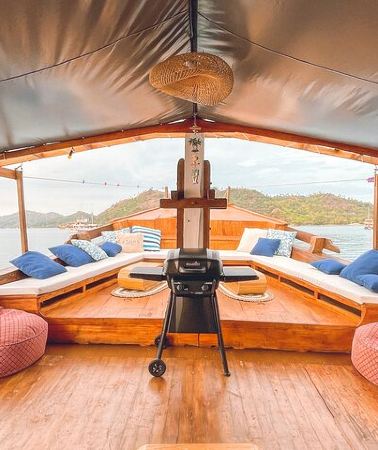 3D2N • 3 Days Deluxe Boat Private Cabin Sailing Trip in Komodo Island